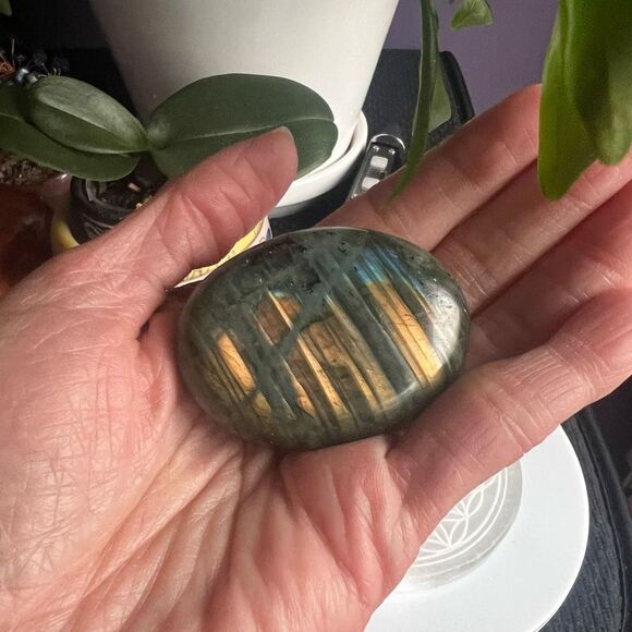 Labradorite Crystal Meditation Palm Stone - Picture 3 of 10